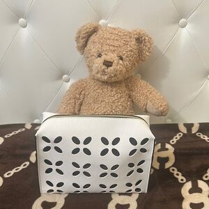 🌺🌺 NWT White ESTEE LAUDER Cutout Women's COSMETIC Bag